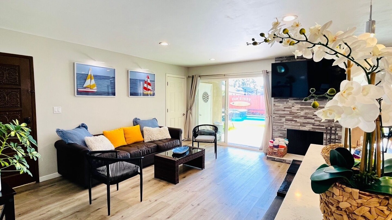 Photo of Livingroom in North Clairemont