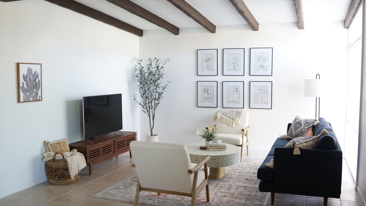 Photo of Livingroom in University City