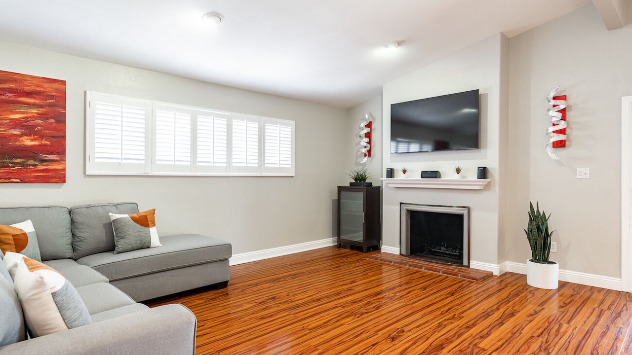 Photo of Livingroom in Clairemont