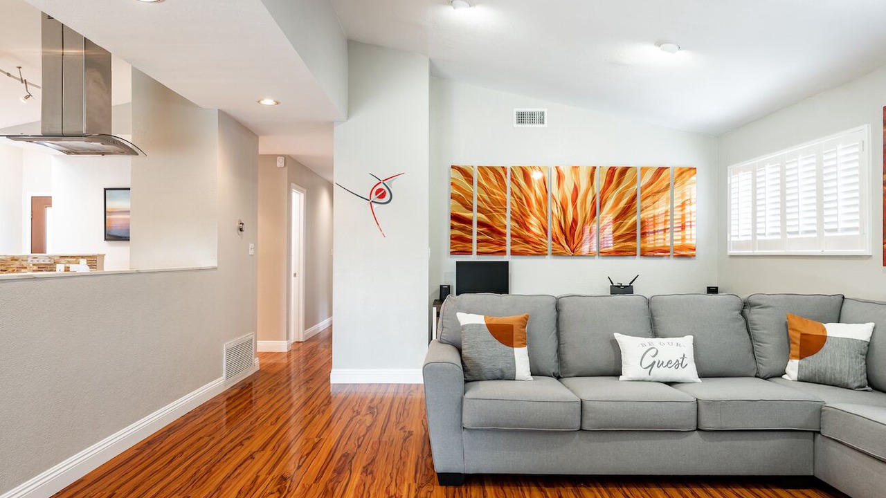 Photo of Livingroom in Clairemont