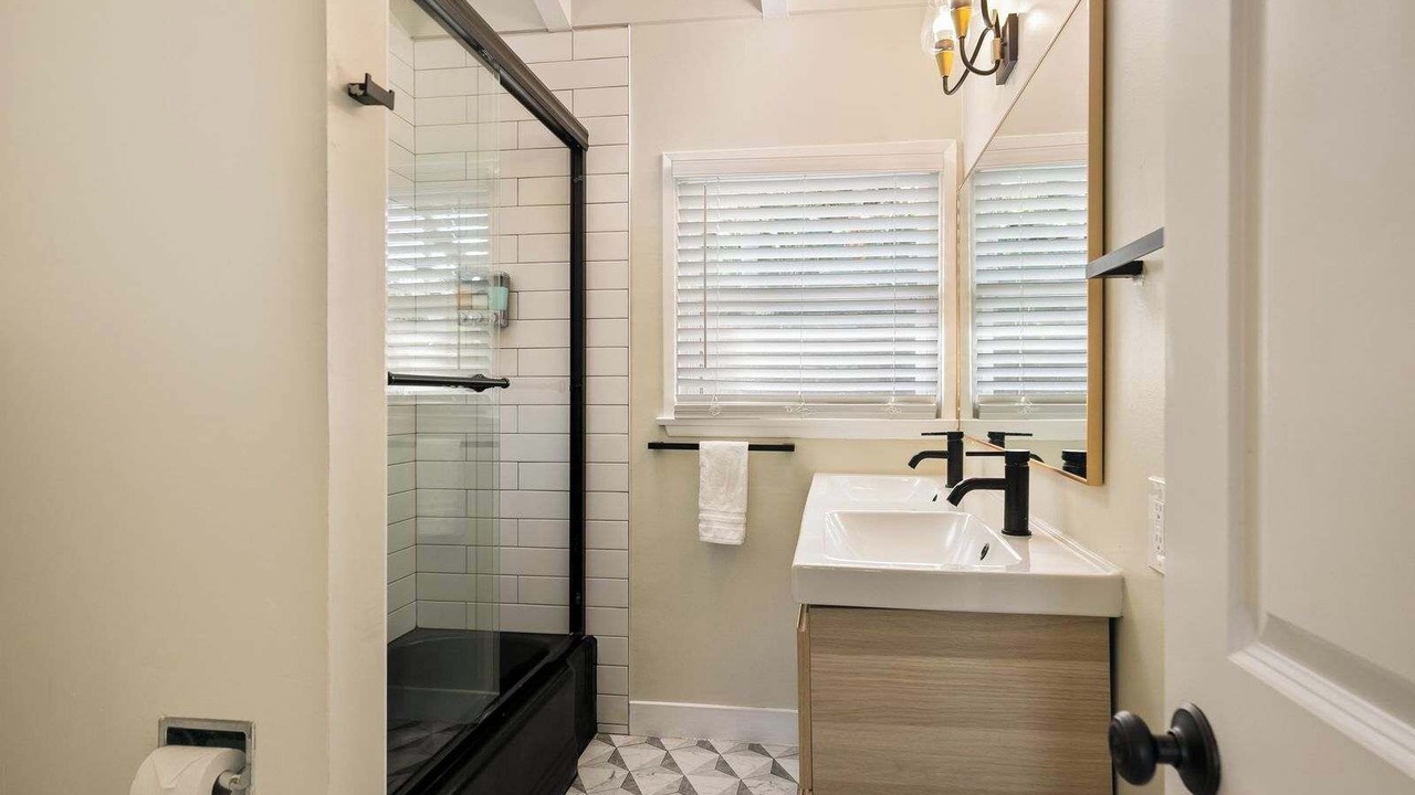 Photo of Bathroom in La Jolla Shores