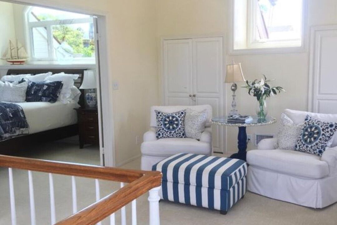 Photo of Livingroom in Village of La Jolla
