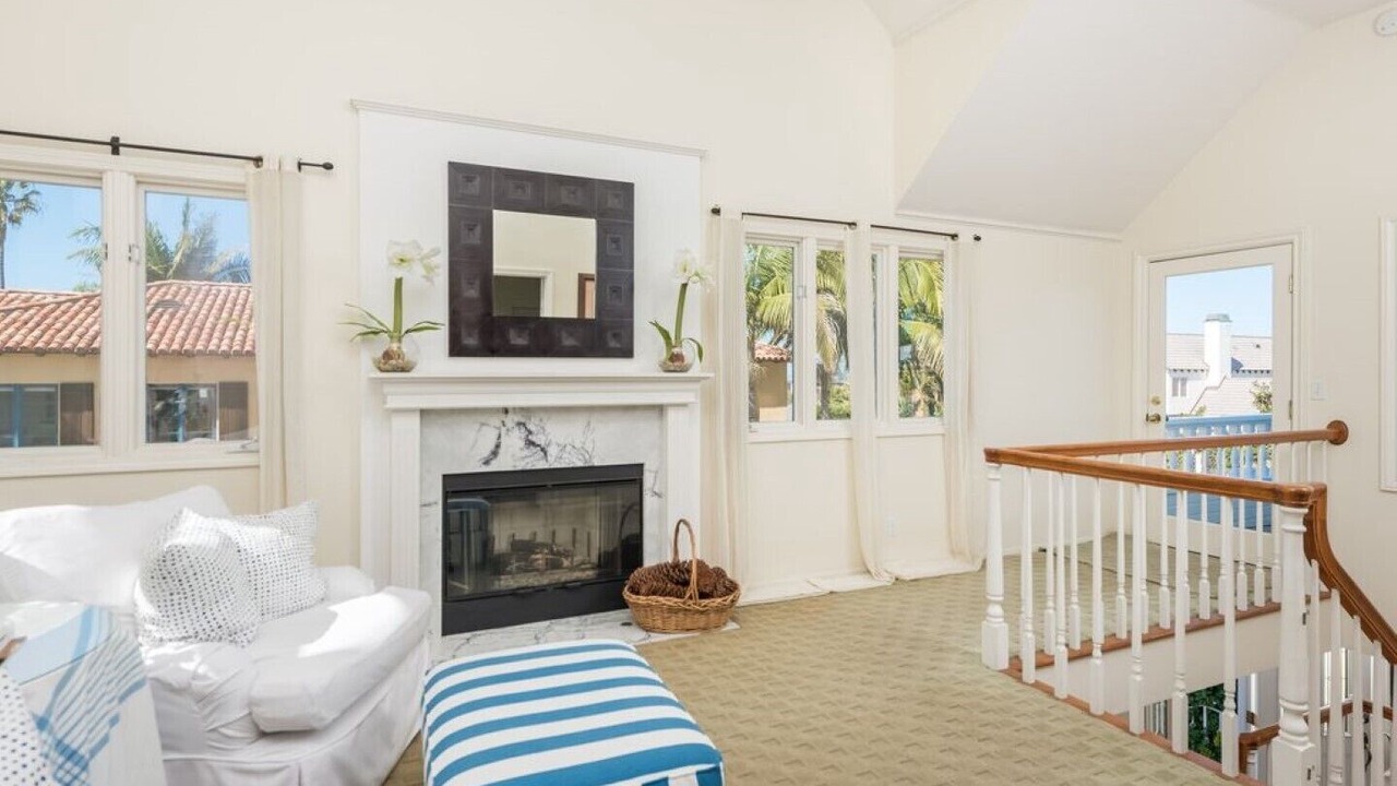 Photo of Livingroom in Village of La Jolla