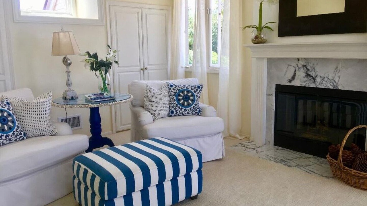 Photo of Livingroom in Village of La Jolla