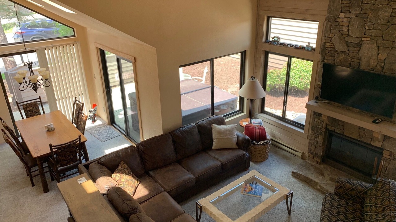 Photo of Livingroom in Seven Springs