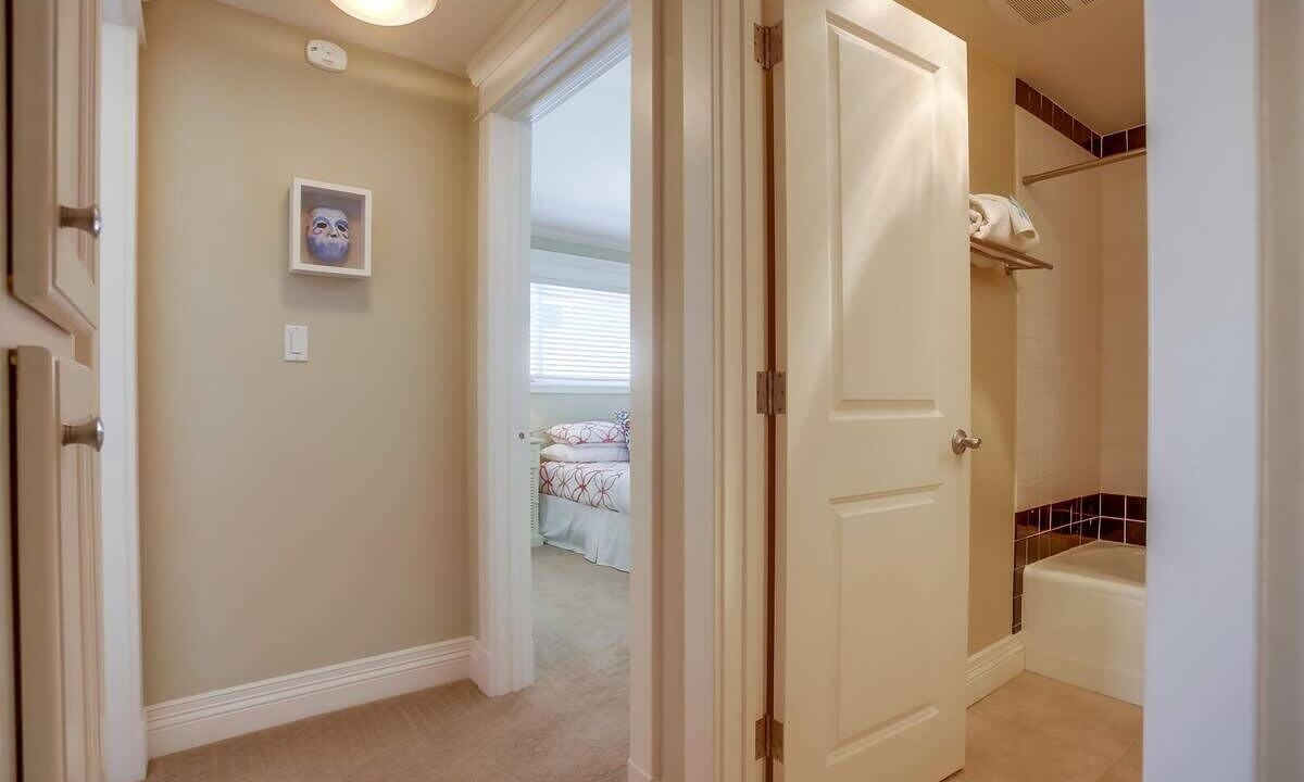 Photo of Bedroom in Village of La Jolla