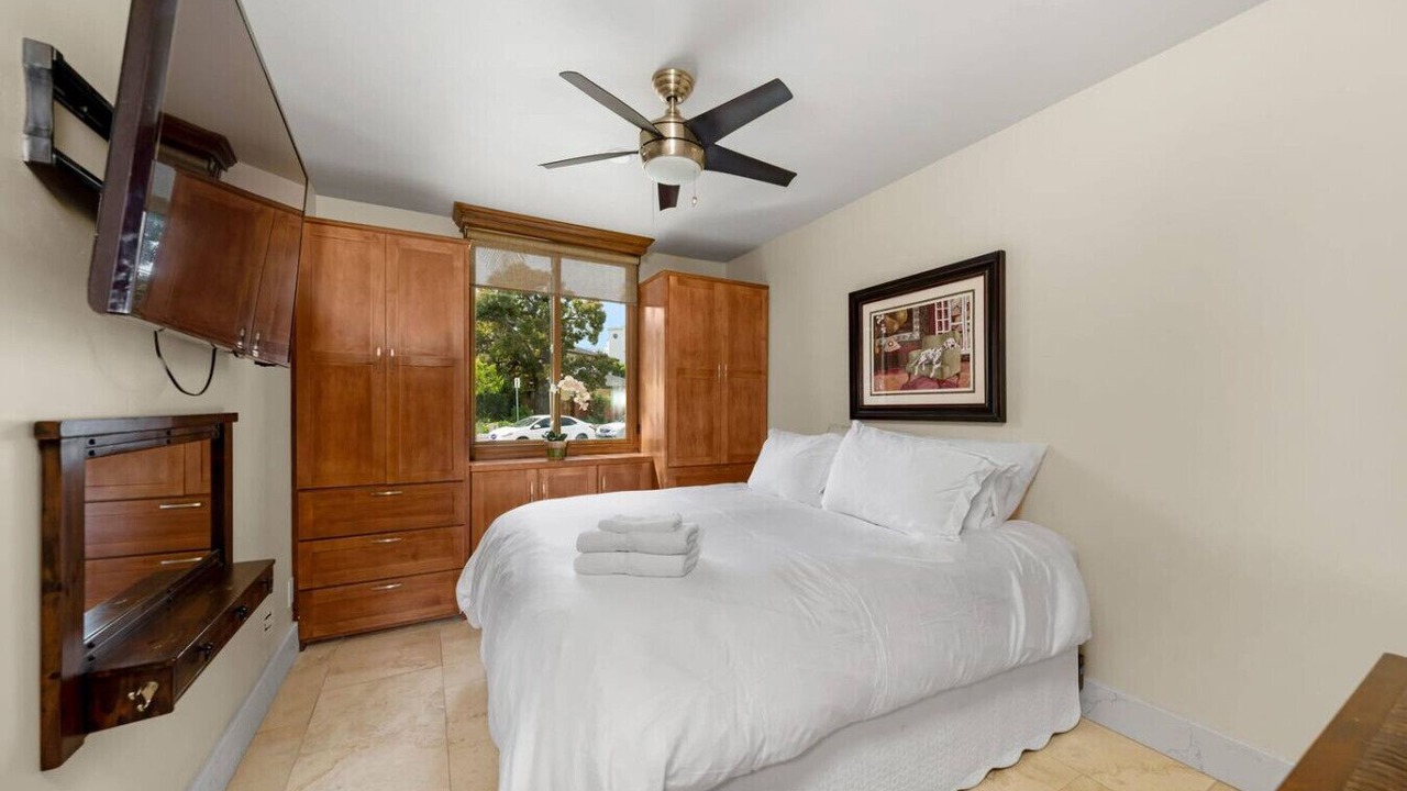 Photo of Bedroom in Crown Point