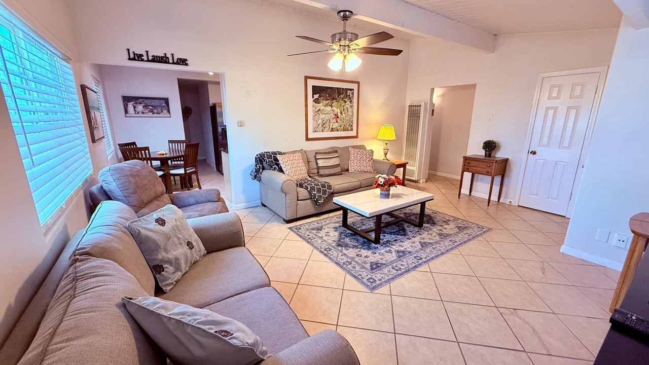 Photo of Livingroom in North Clairemont