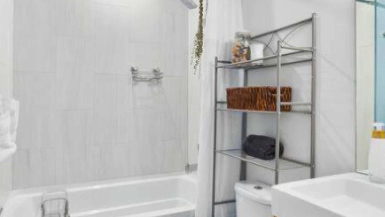 Photo of Bathroom in West Woodland