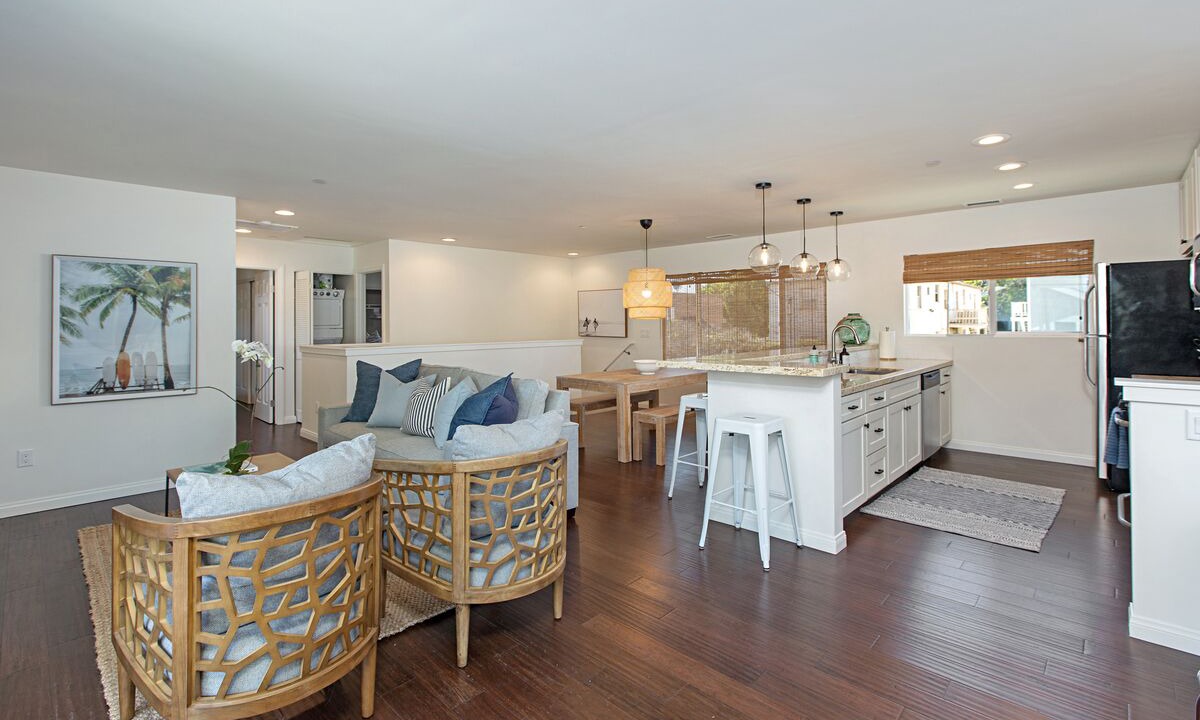Photo of Livingroom in North Pacific Beach