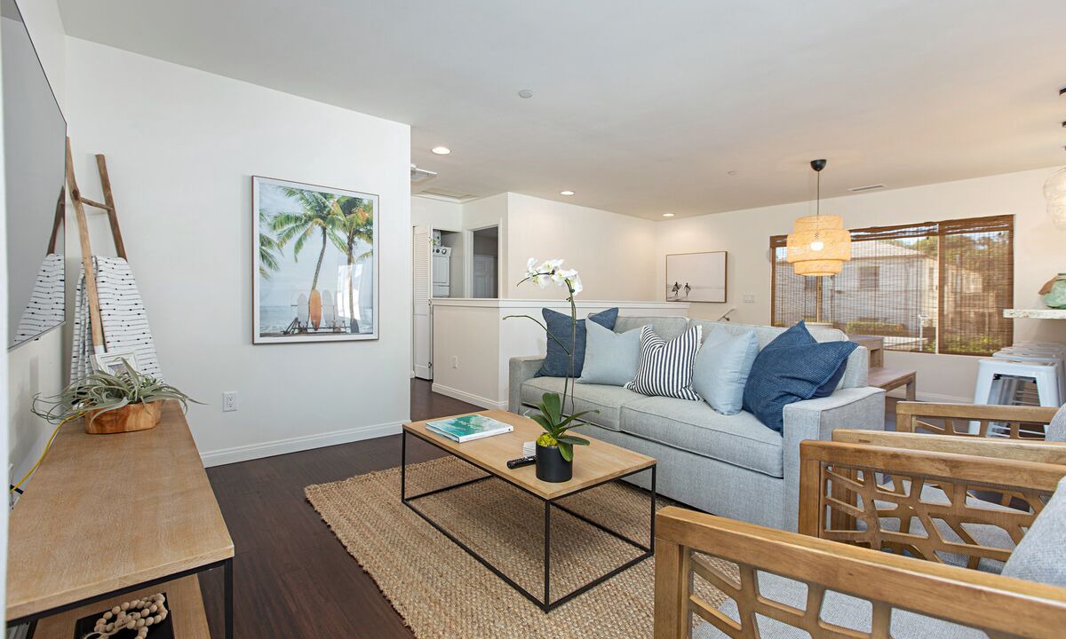 Photo of Livingroom in North Pacific Beach