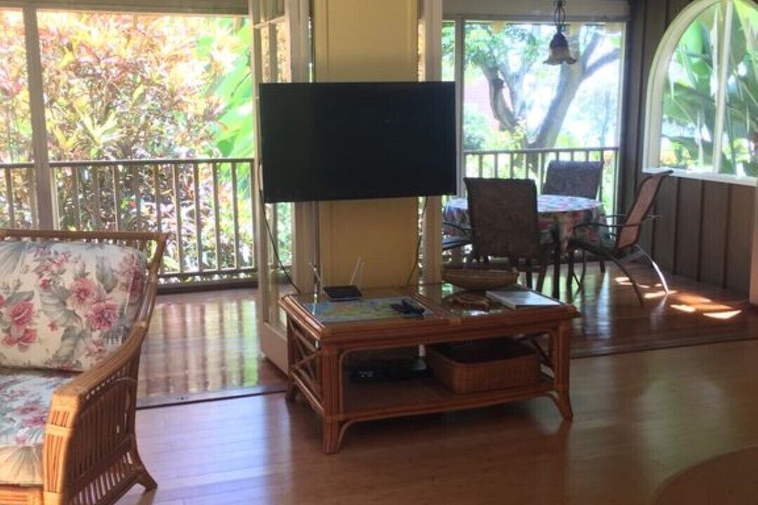 Photo of Livingroom in Maunaloa