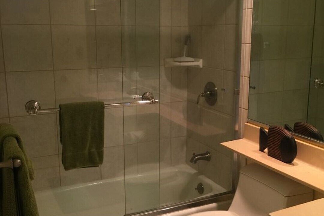 Photo of Bathroom in Maunaloa