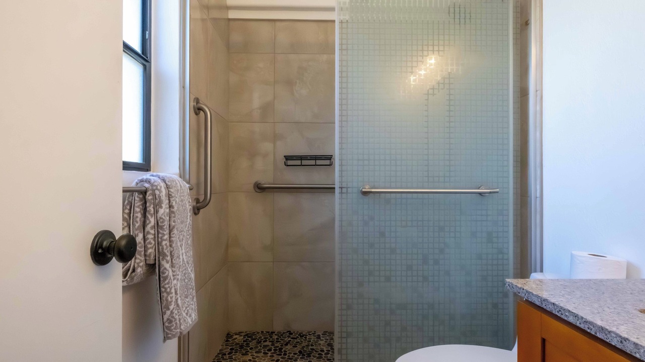 Photo of Bathroom in Maalaea