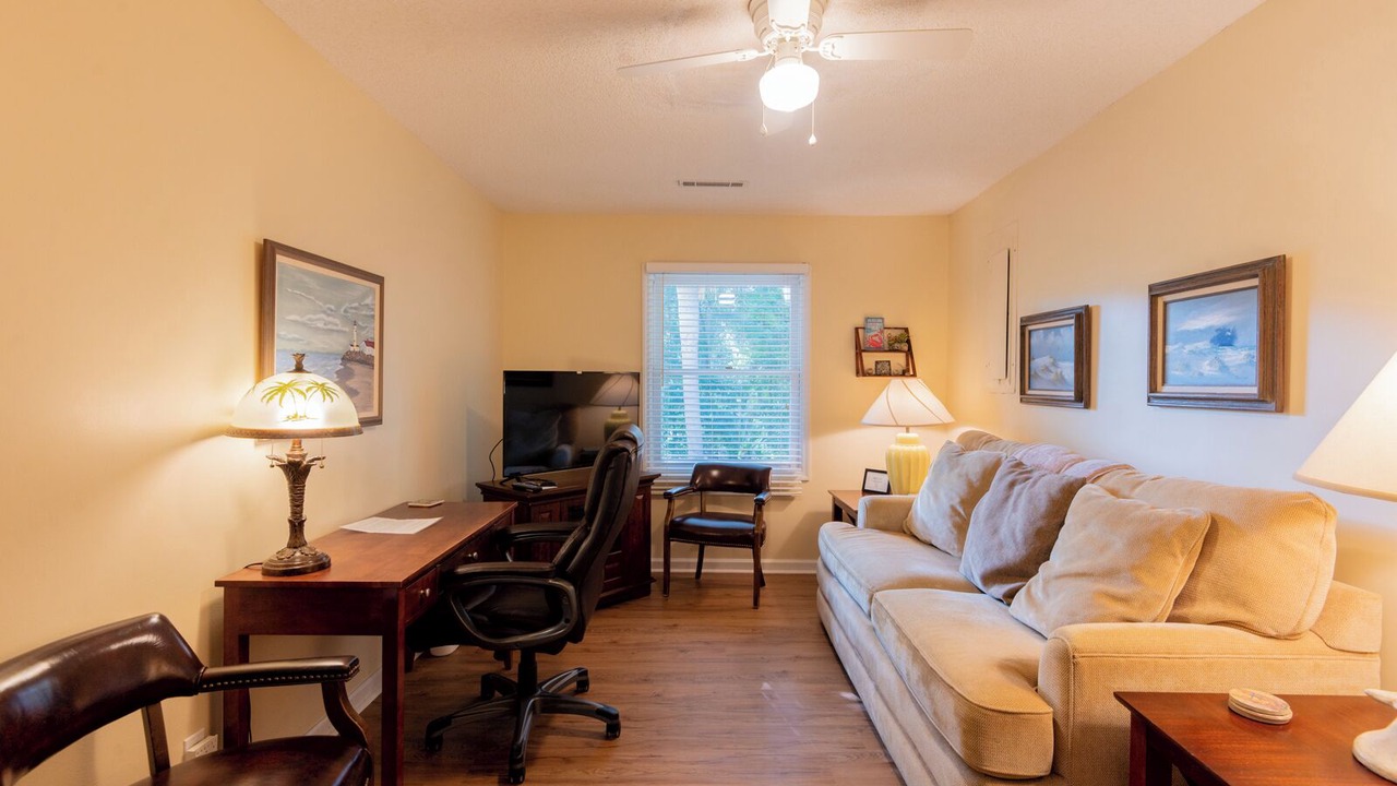 Photo of Livingroom in North Forest Beach