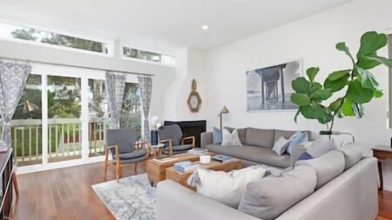 Photo of Livingroom in Beach Barber Tract