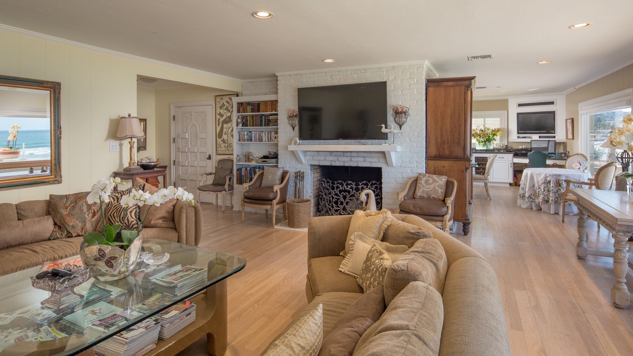 Photo of Livingroom in La Jolla Shores
