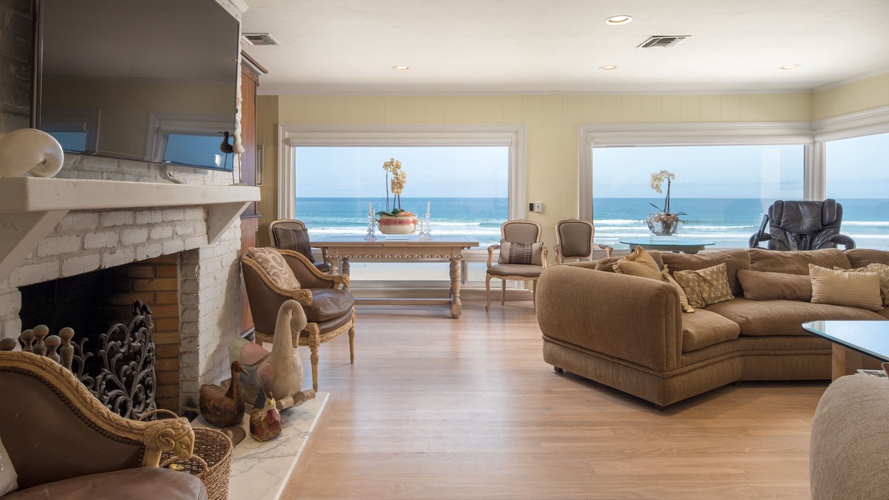 Photo of Livingroom in La Jolla Shores