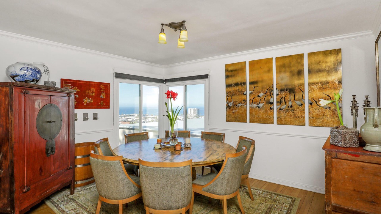 Photo of Bedroom in Village of La Jolla