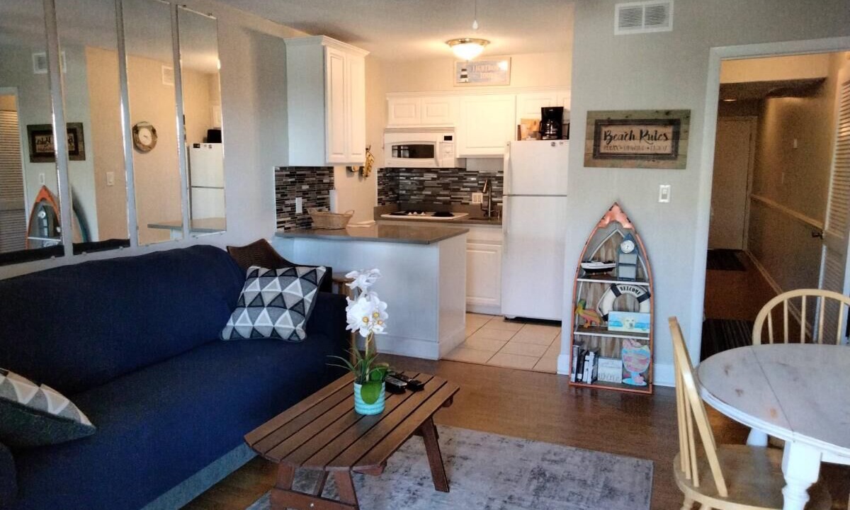 Photo of Livingroom in North Forest Beach