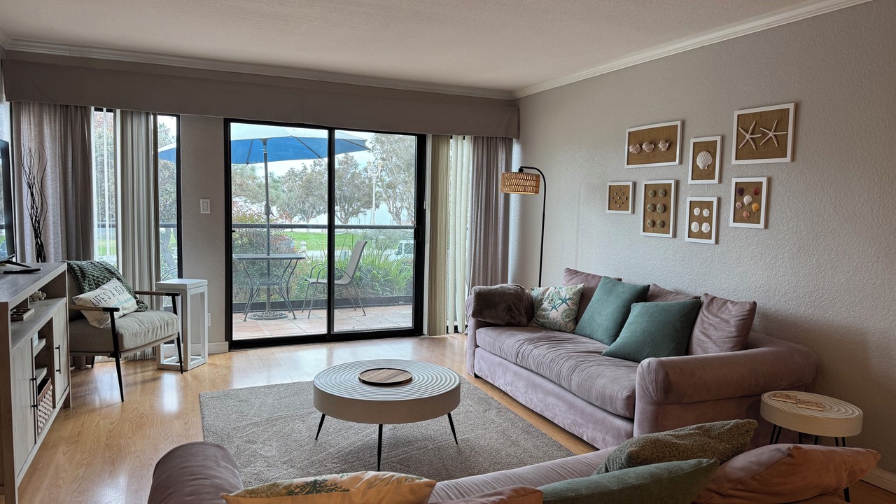 Photo of Livingroom in Crown Point