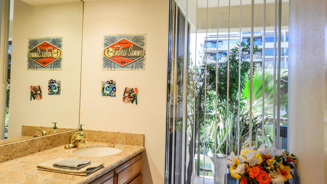 Photo of Bathroom in Kahana