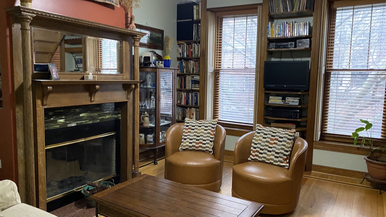 Photo of Livingroom in West Town