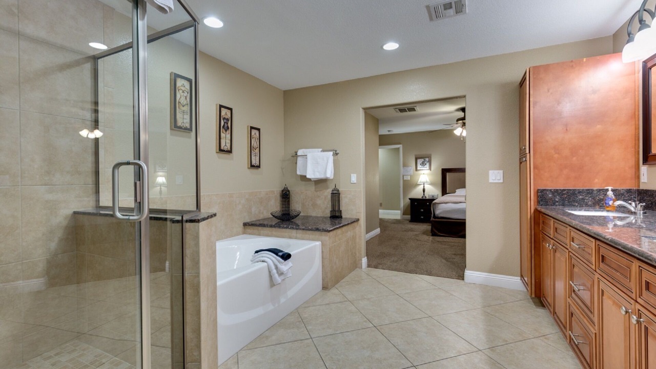 Photo of Bathroom in Royal Crest Rancheros