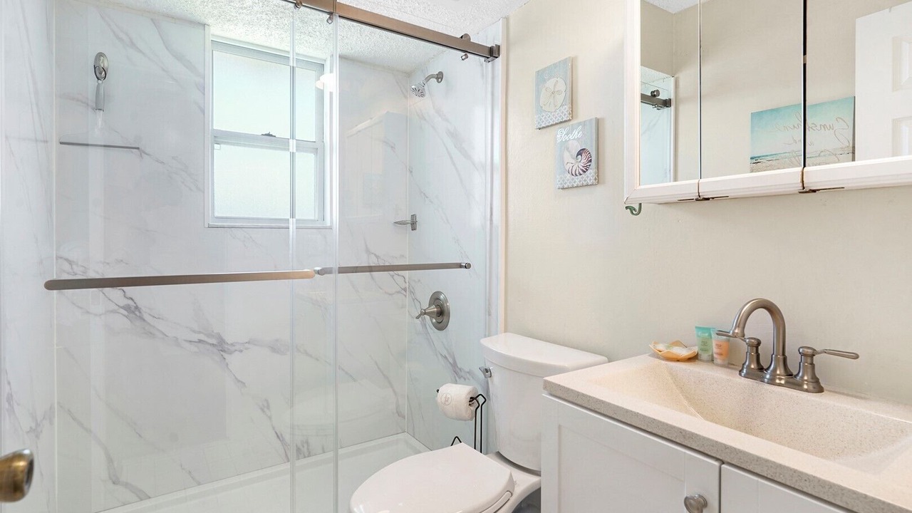 Photo of Bathroom in Surfcrest Village