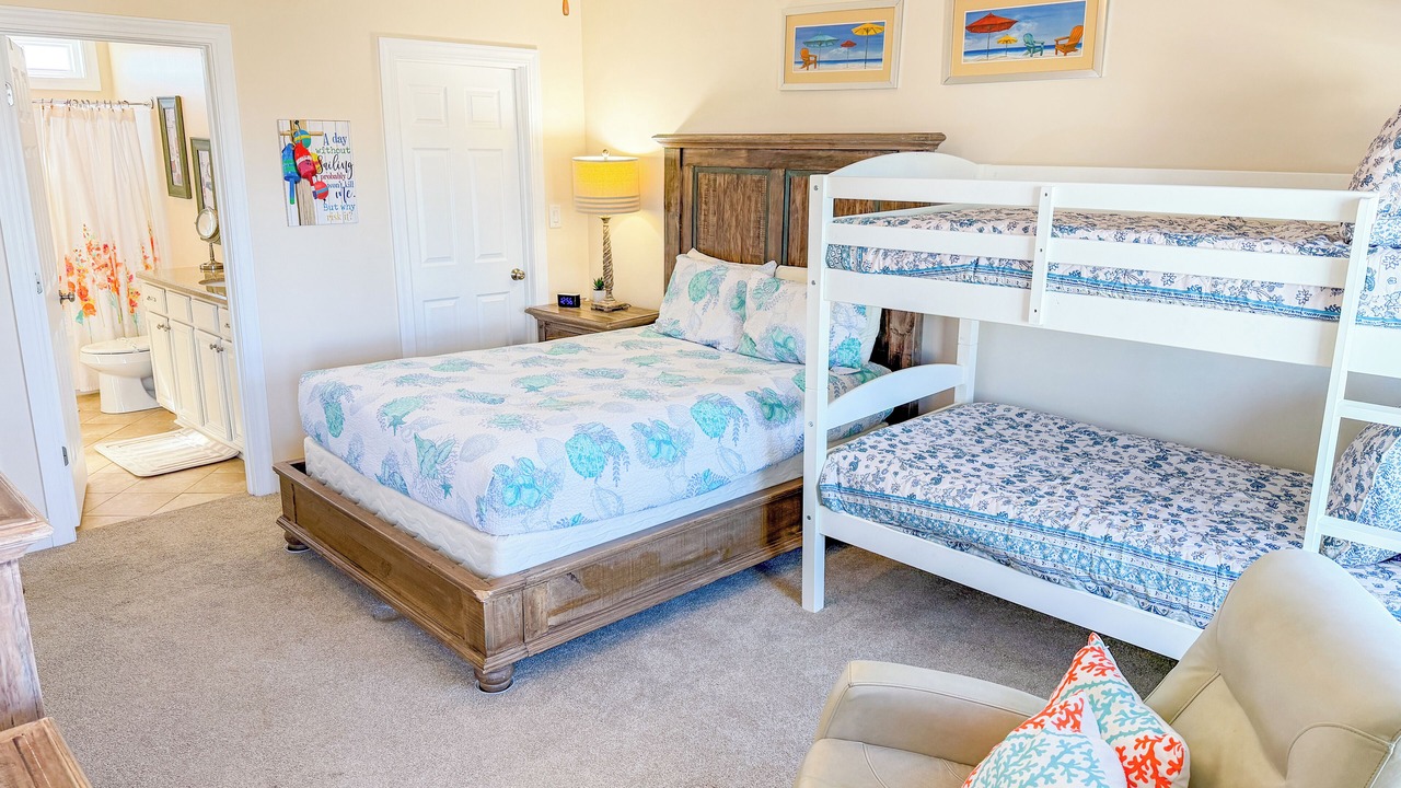 Photo of Bedroom in Cherry Grove Beach