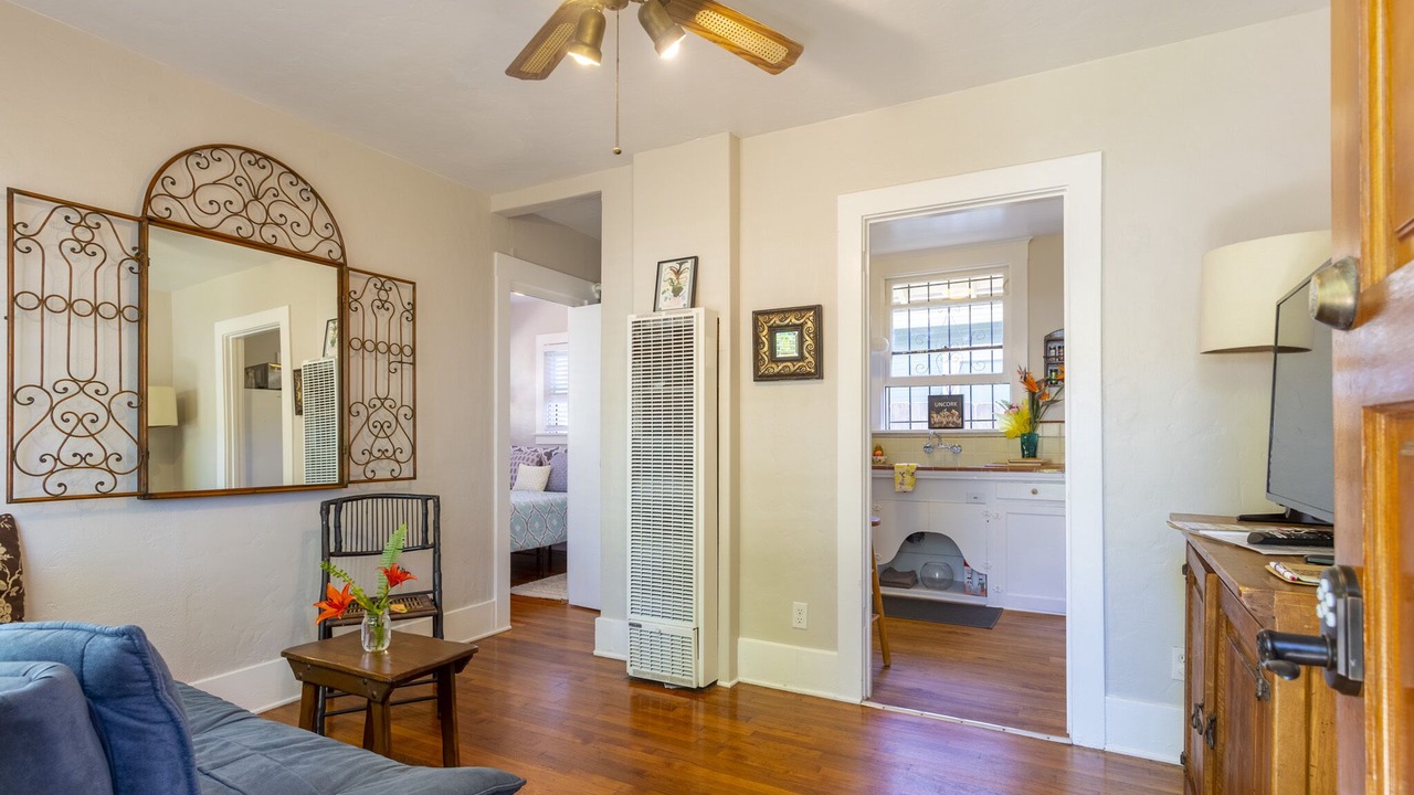 Photo of Livingroom in University Heights