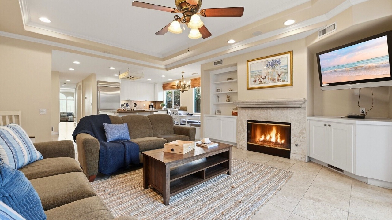 Photo of Livingroom in Village of La Jolla
