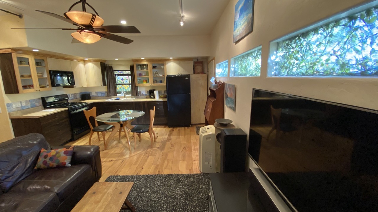 Photo of Livingroom in North Pacific Beach
