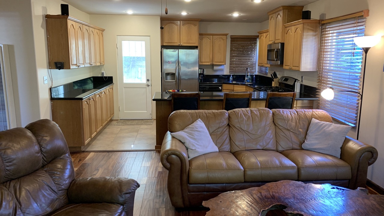 Photo of Livingroom in North Pacific Beach