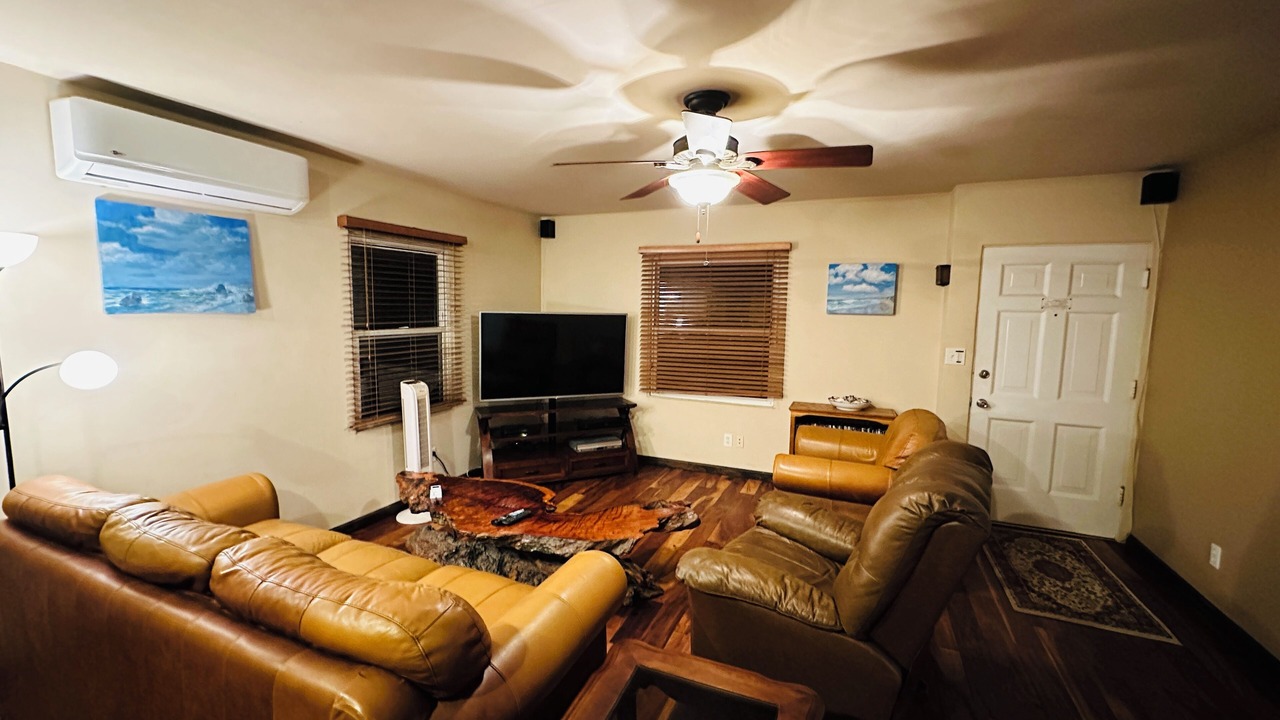 Photo of Livingroom in North Pacific Beach