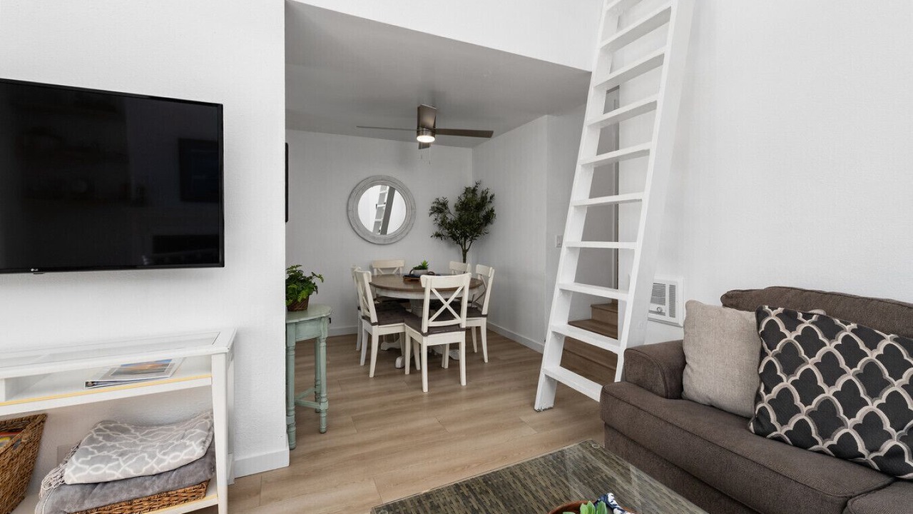 Photo of Livingroom in Pacific Beach