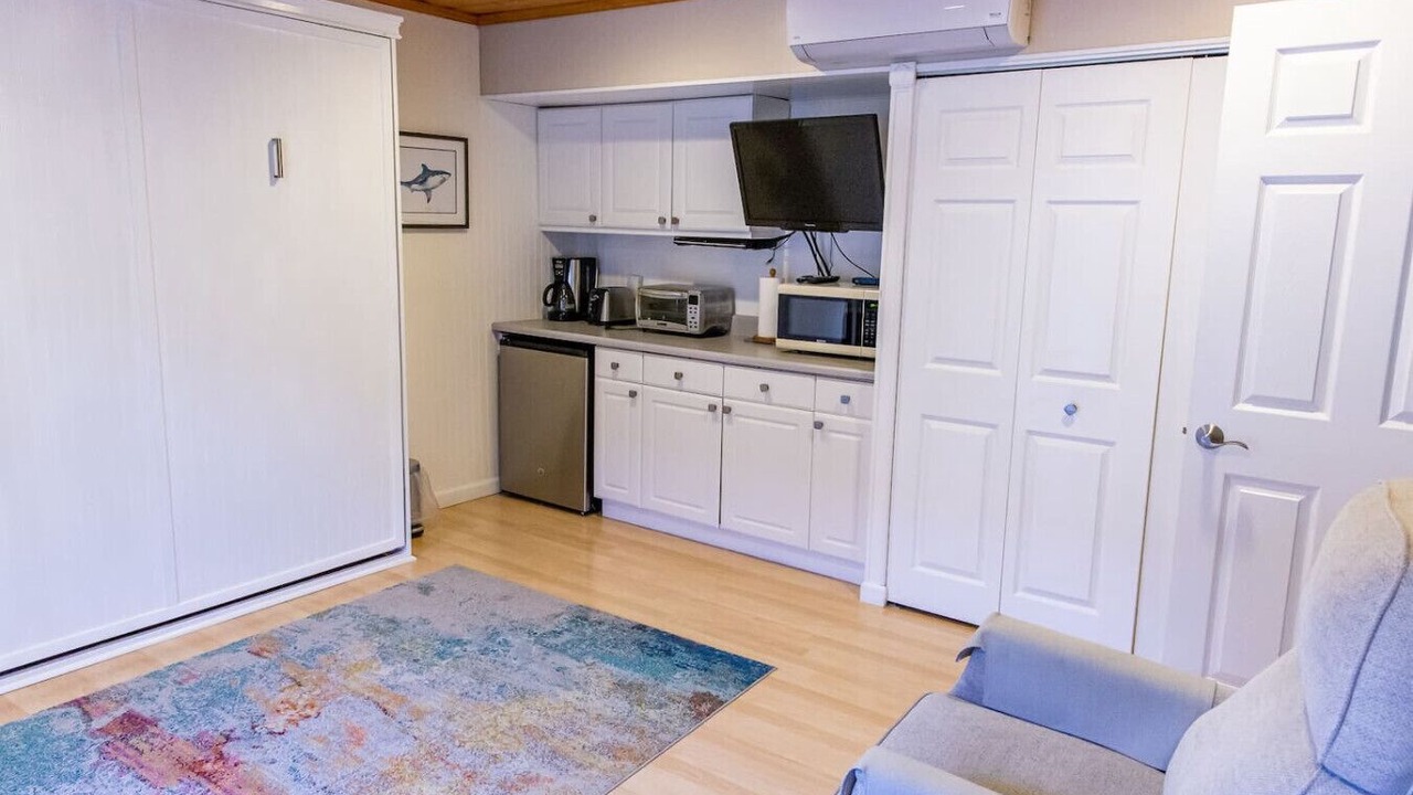 Photo of Livingroom in Bay Park