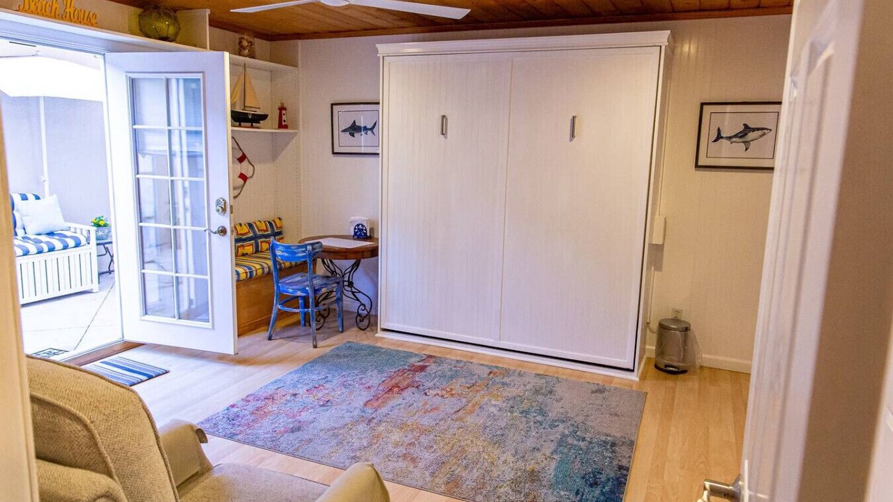 Photo of Livingroom in Bay Park