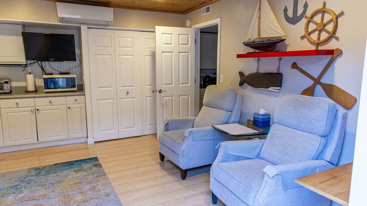 Photo of Livingroom in Bay Park