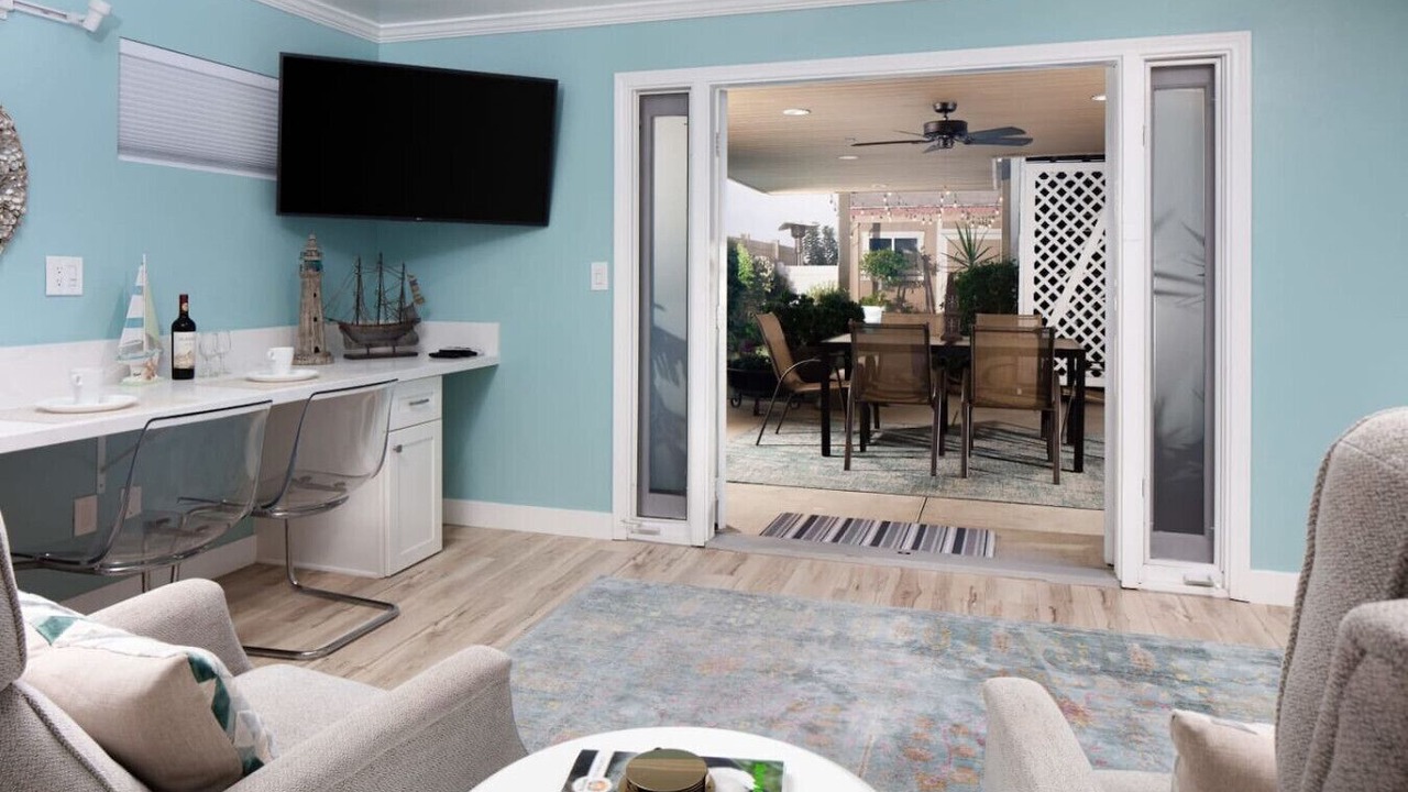 Photo of Livingroom in Bay Park