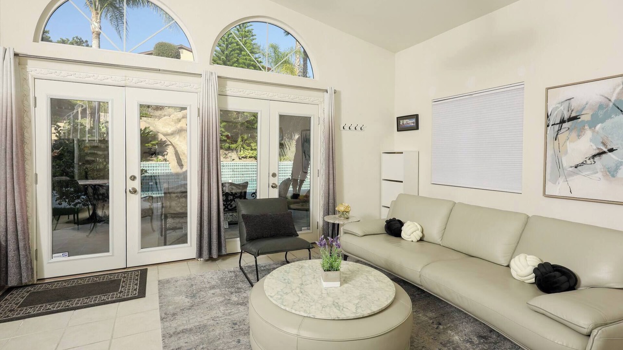 Photo of Livingroom in Tierrasanta