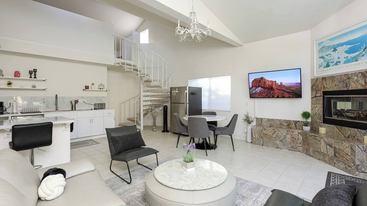 Photo of Livingroom in Tierrasanta