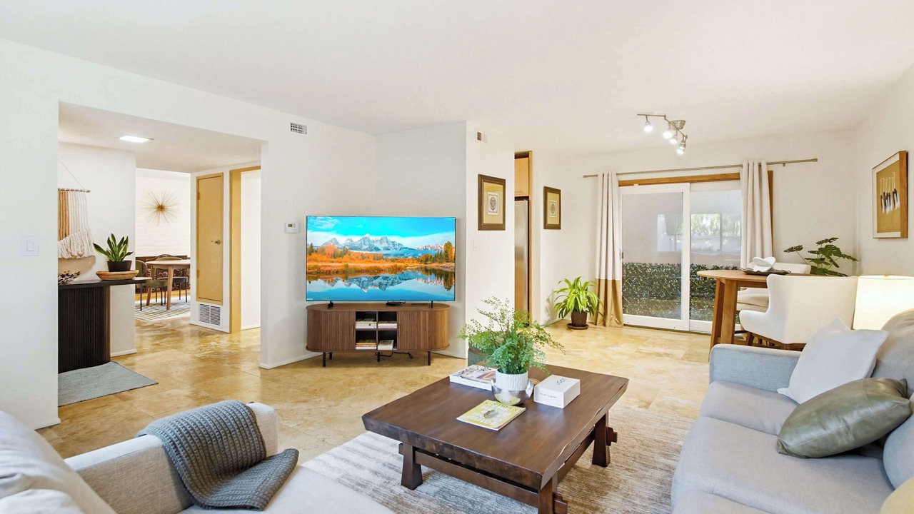 Photo of Livingroom in University City