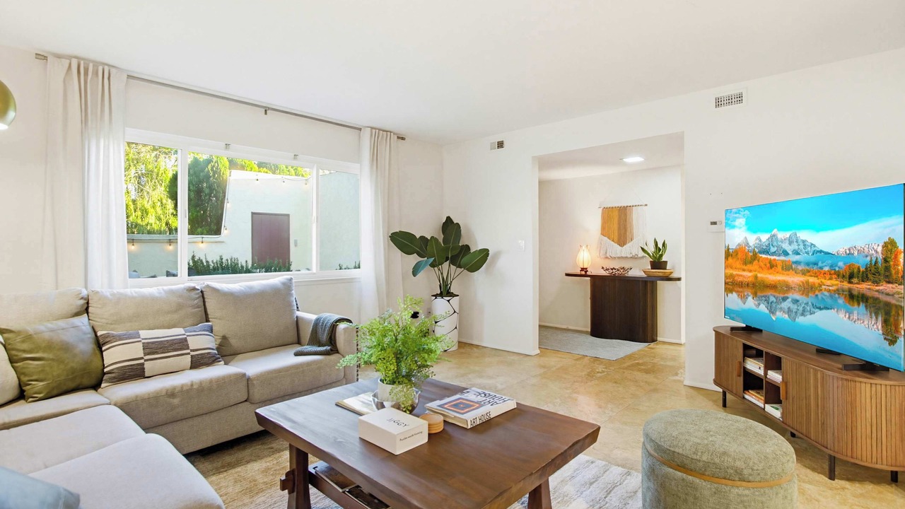 Photo of Livingroom in University City