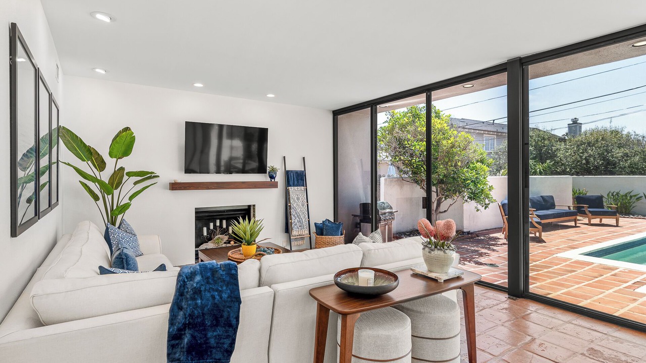 Photo of Bedroom in La Jolla Shores