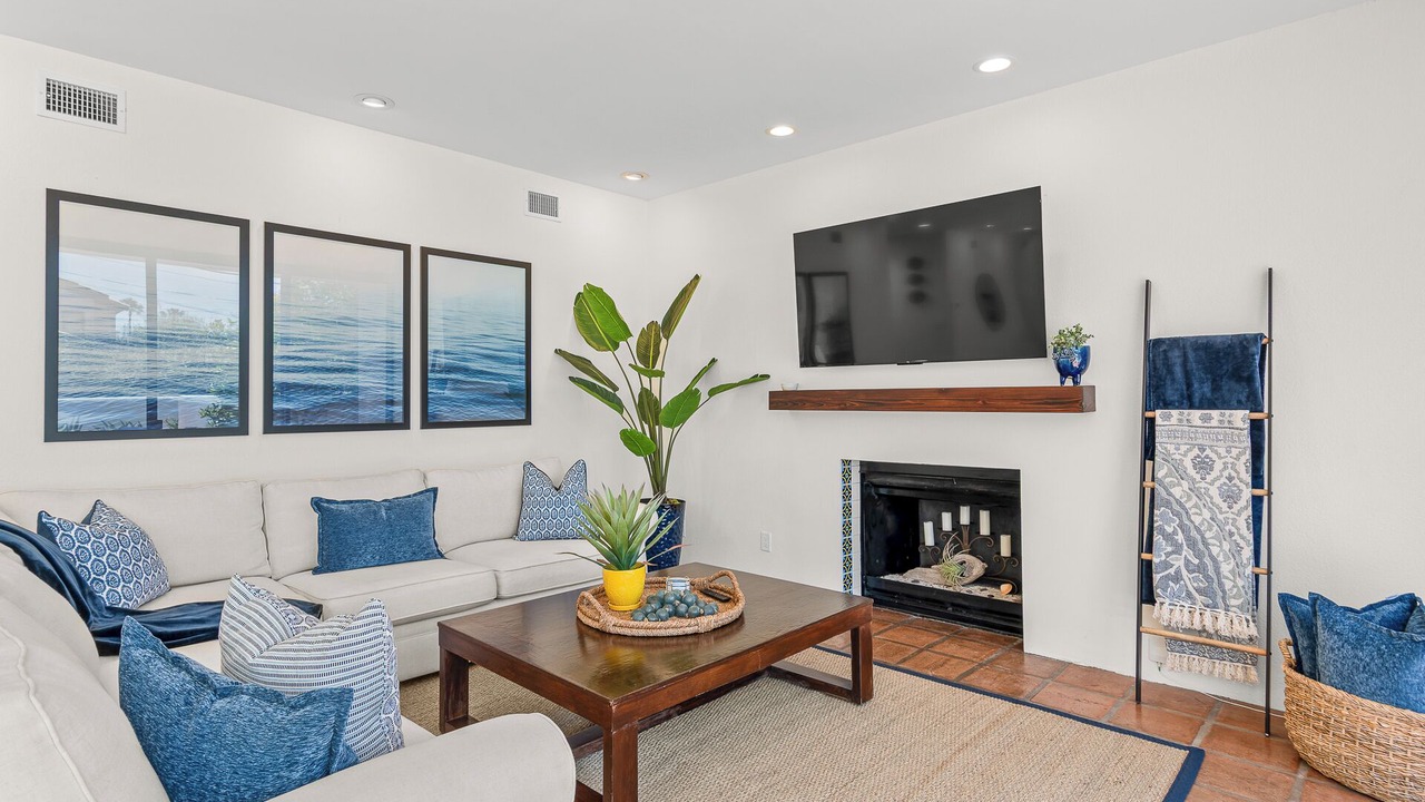 Photo of Bedroom in La Jolla Shores