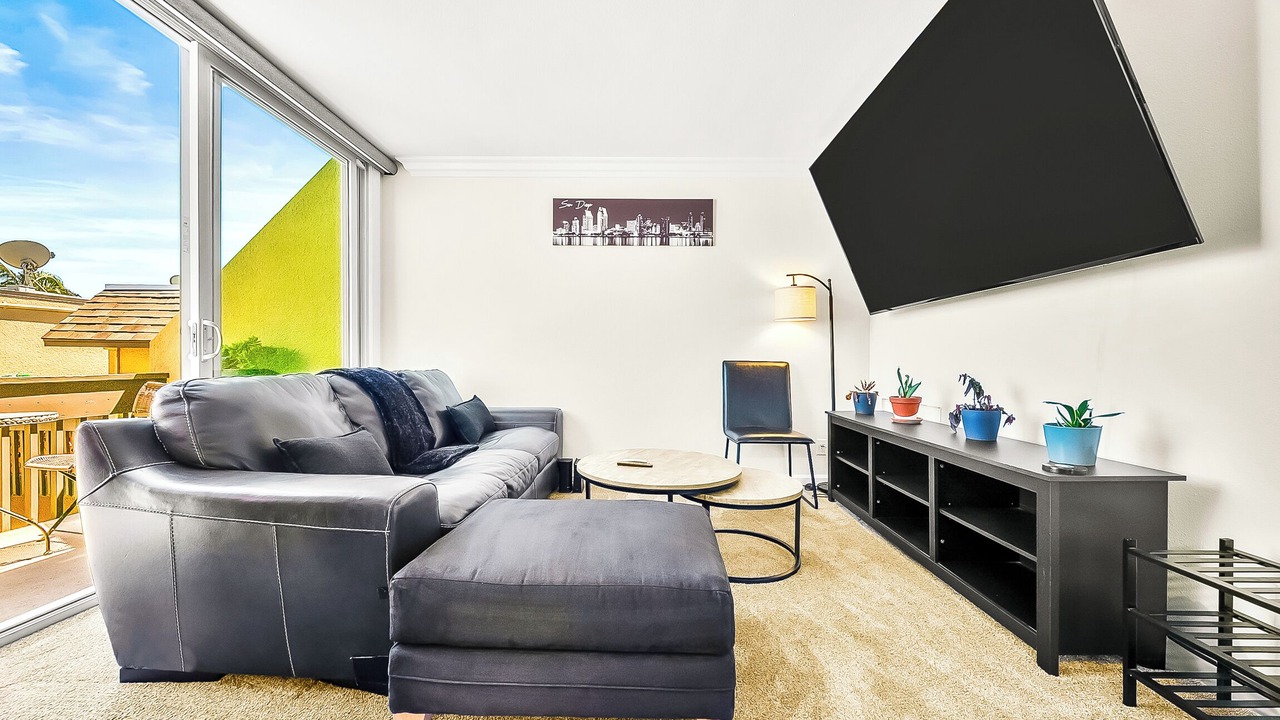 Photo of Livingroom in Clairemont Mesa East