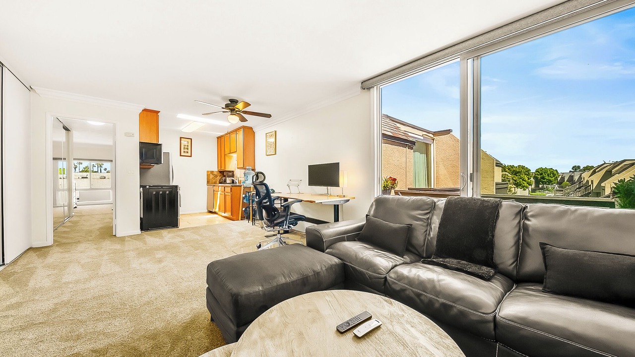 Photo of Livingroom in Clairemont Mesa East