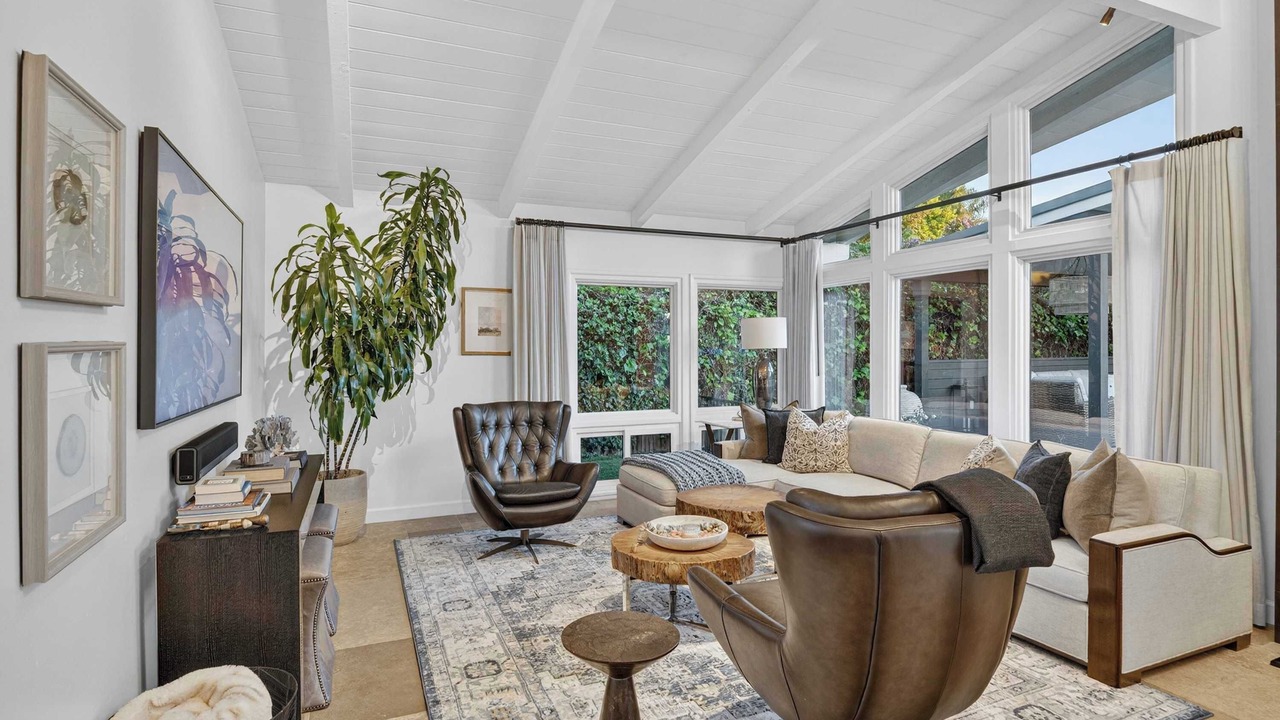 Photo of Livingroom in La Jolla Heights