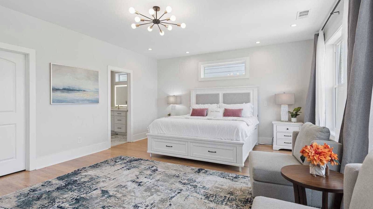 Photo of Bedroom in Hurwood Heights